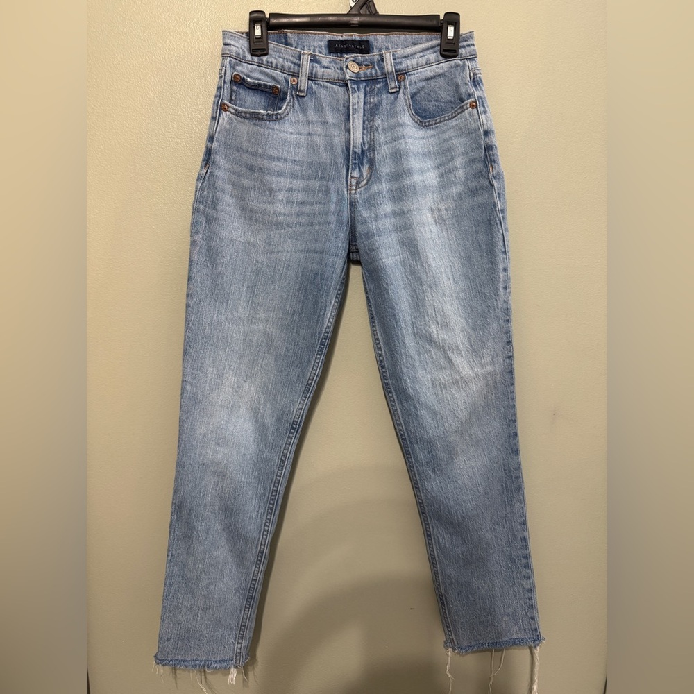 Aeropostale High Rise Light Wash Mom Jean Denim Jeans Size 6